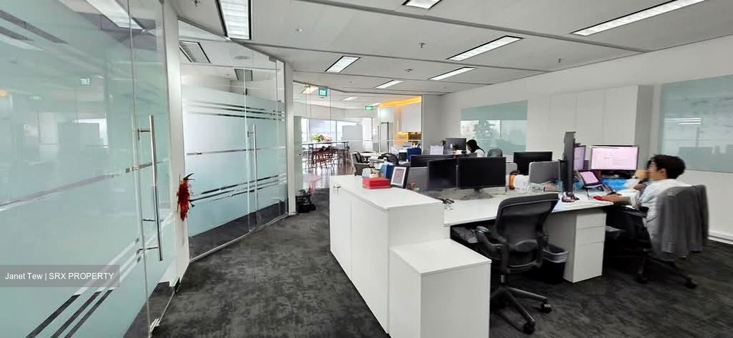 Gateway East (D7), Office #537066551